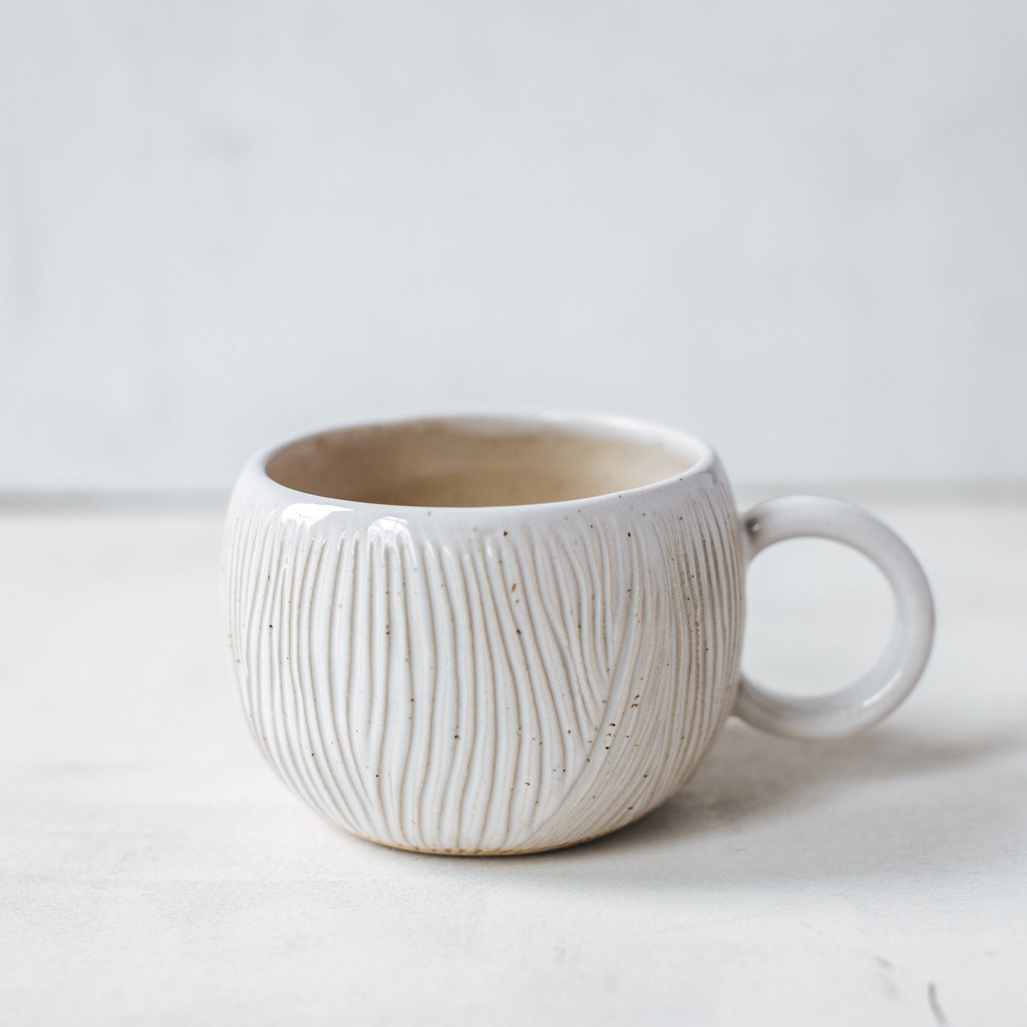 Glossy textured cup